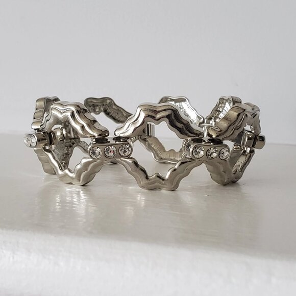 Signed Lia Sophia Silver-tone and Clear Rhinestone Link Bracelet - Picture 4 of 10